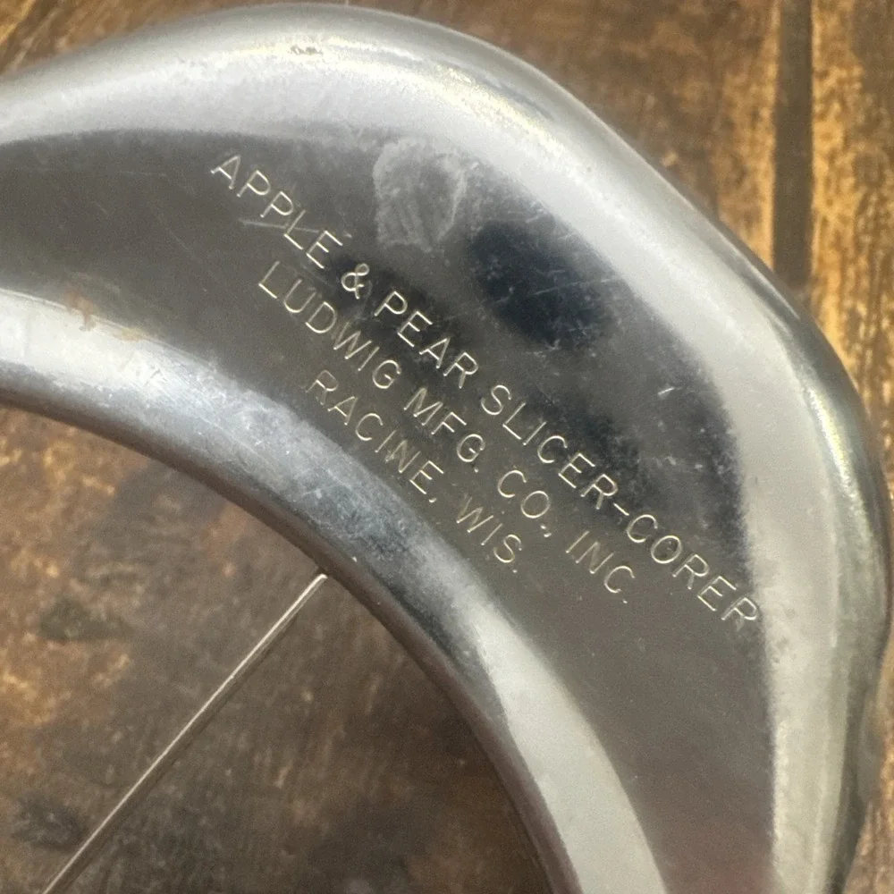 Vtg  Ludwig Mfg Co Apple & Pear Slicer Corer – Stainless Steel Slicer 3 1/2